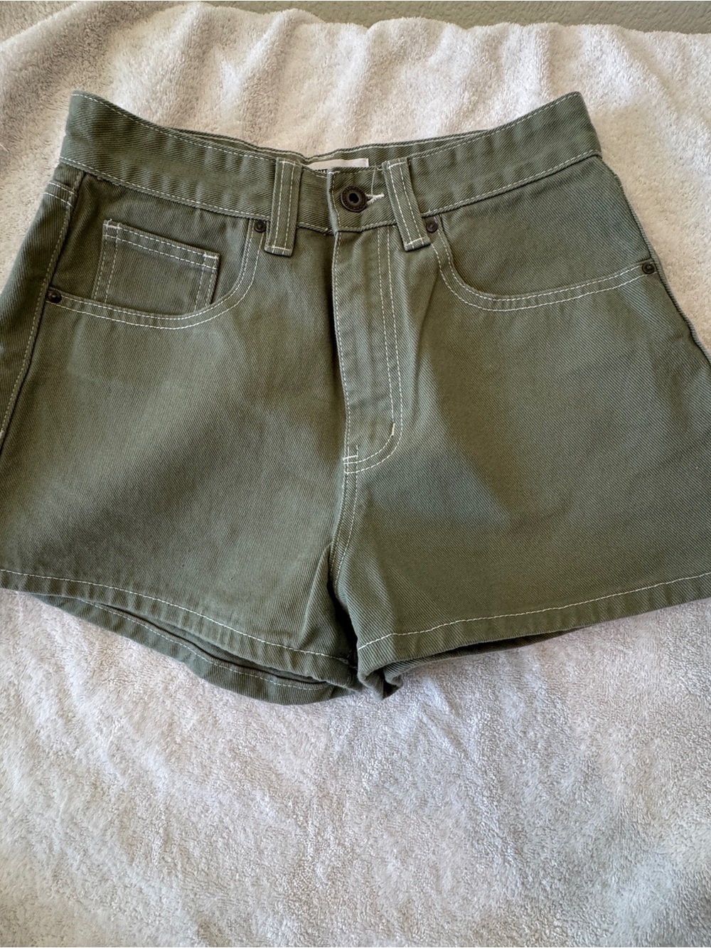 High Rise Mom Olive Green Utility Cotton:On Shorts. Size 4
